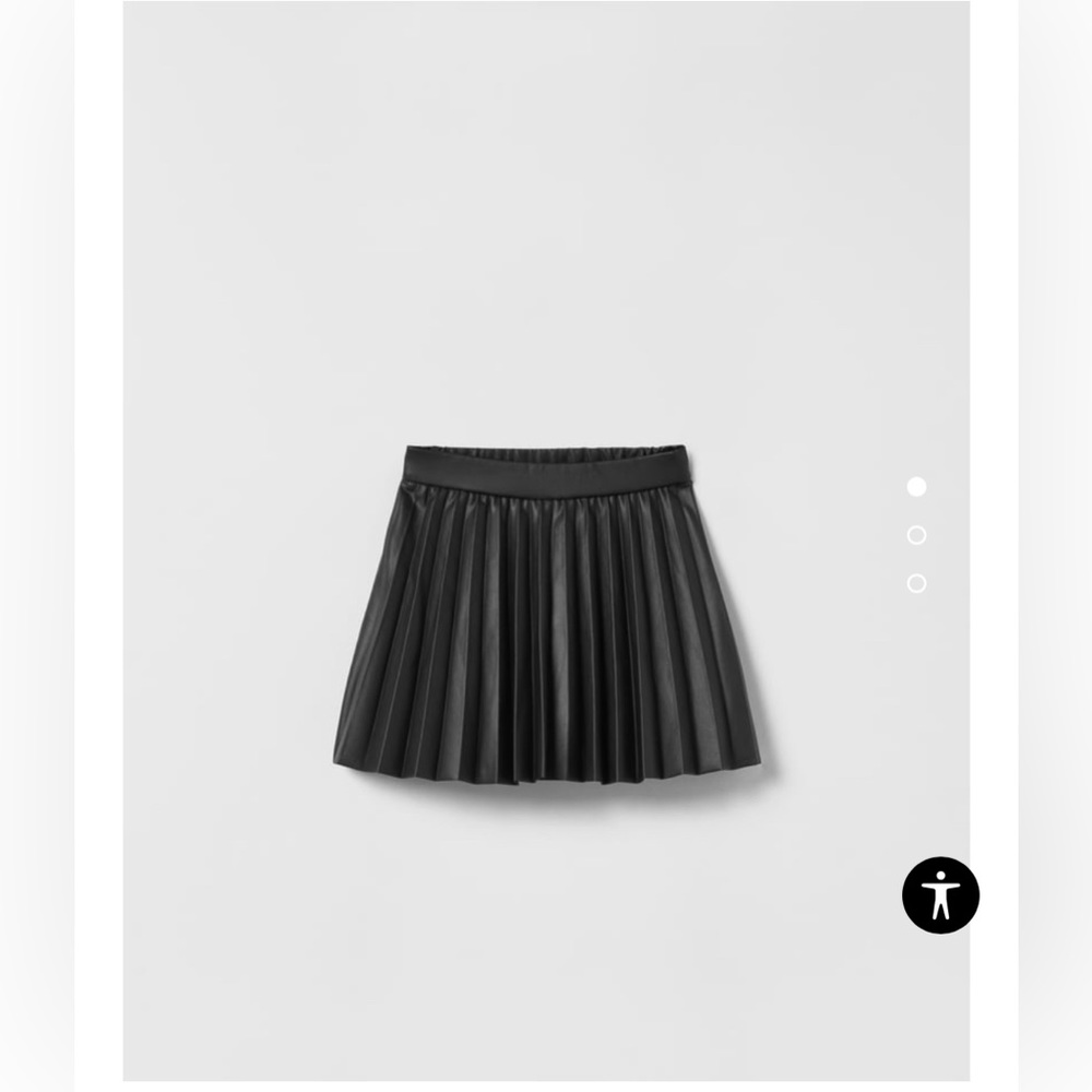 BOX PLEAT SKIRT